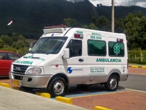 Servicio de ambulancias las 24 horas al dia, 7 dias a la semana, con o sin medico